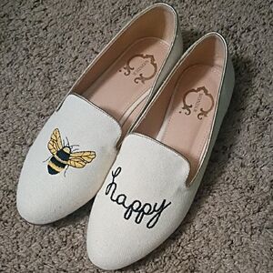 Wonder - White Embroidered Loafers